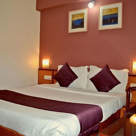 Sukh Hotel Mumbai Exterior photo