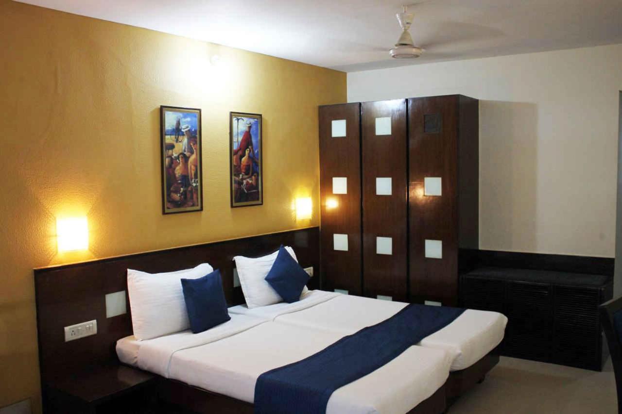 Sukh Hotel Mumbai Exterior photo