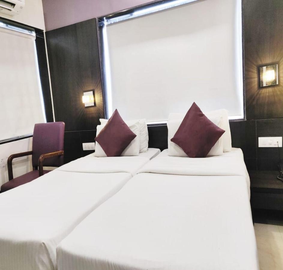 Sukh Hotel Mumbai Exterior photo