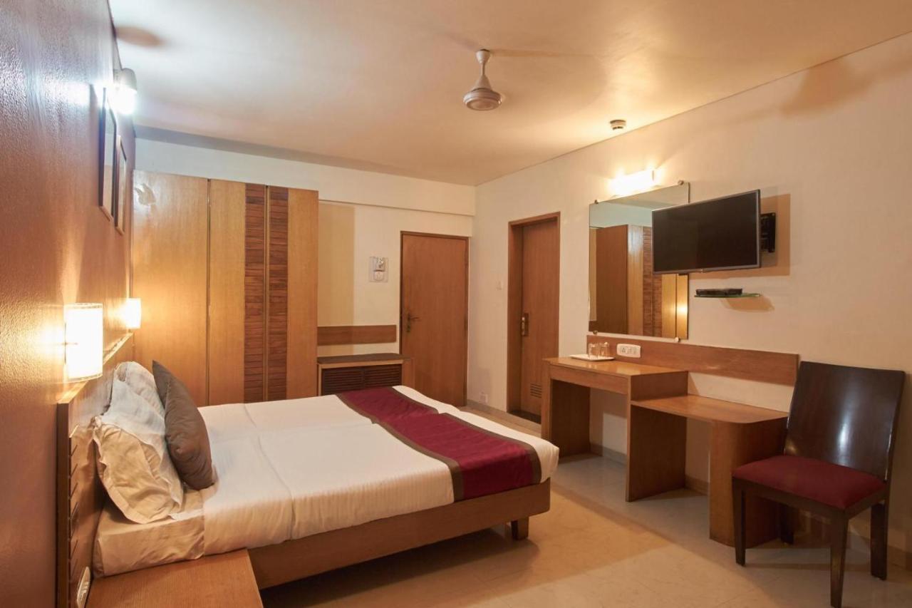 Sukh Hotel Mumbai Exterior photo