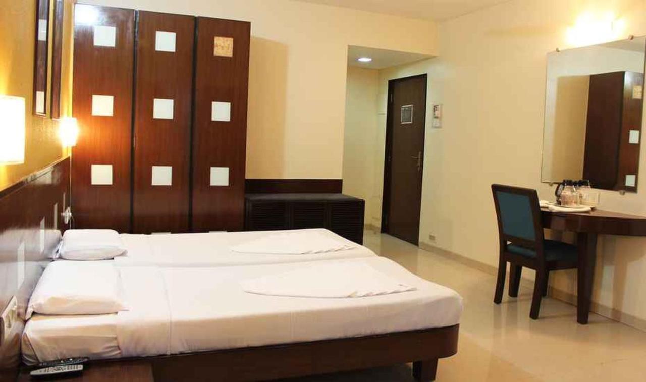 Sukh Hotel Mumbai Exterior photo