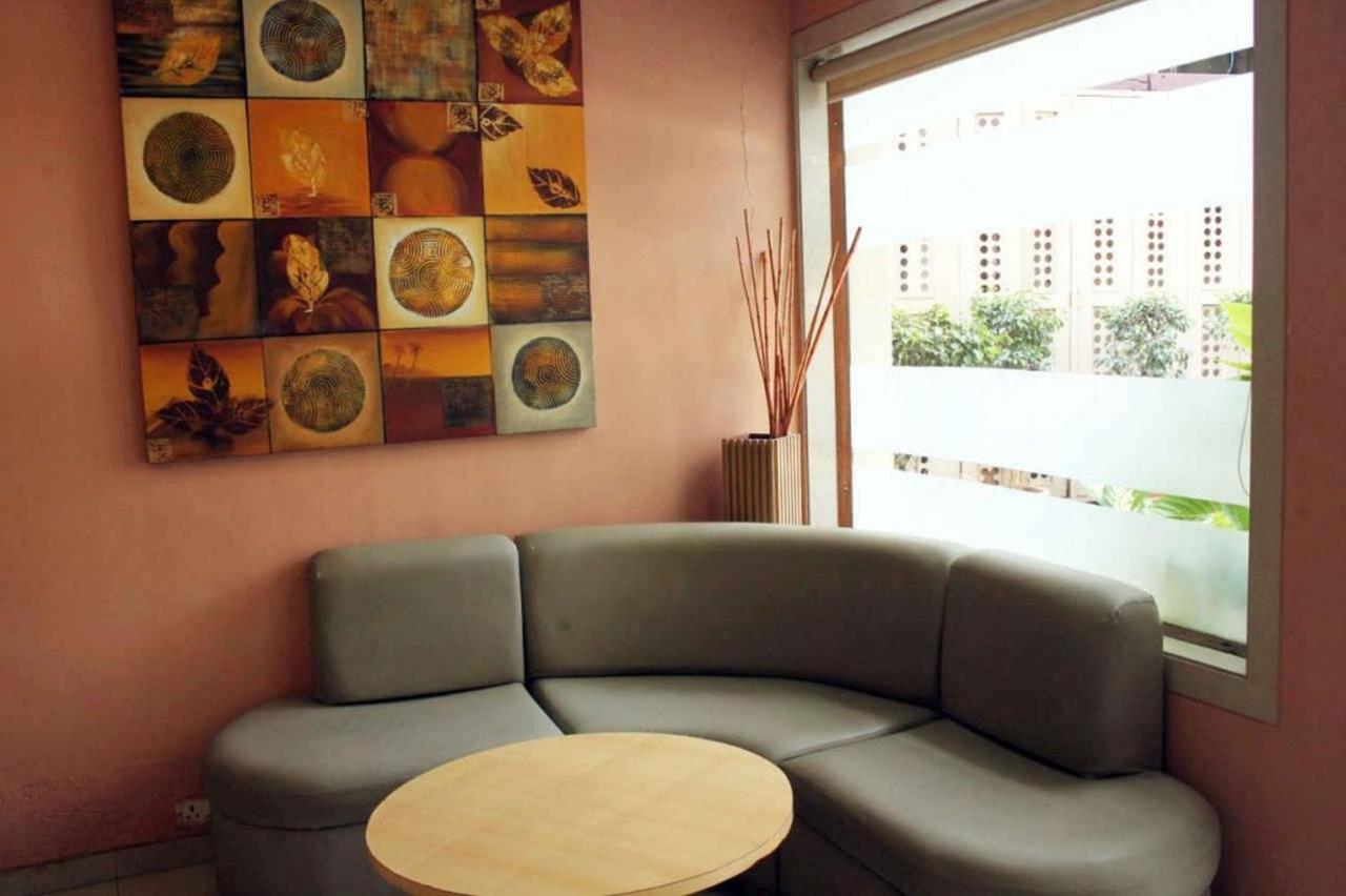 Sukh Hotel Mumbai Exterior photo