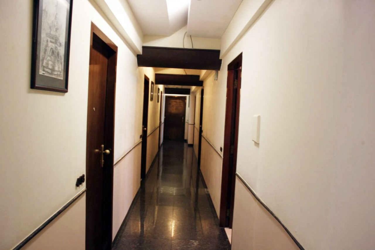Sukh Hotel Mumbai Exterior photo
