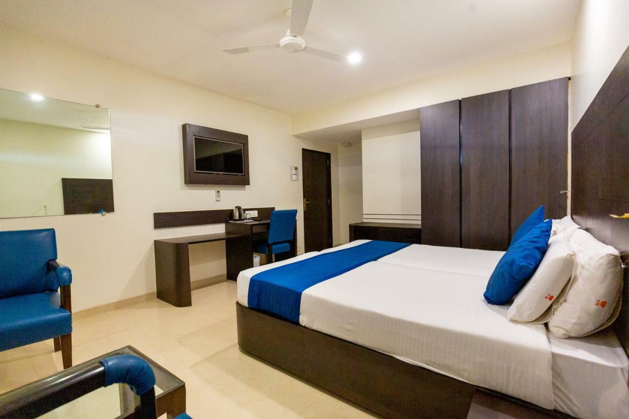 Sukh Hotel Mumbai Exterior photo