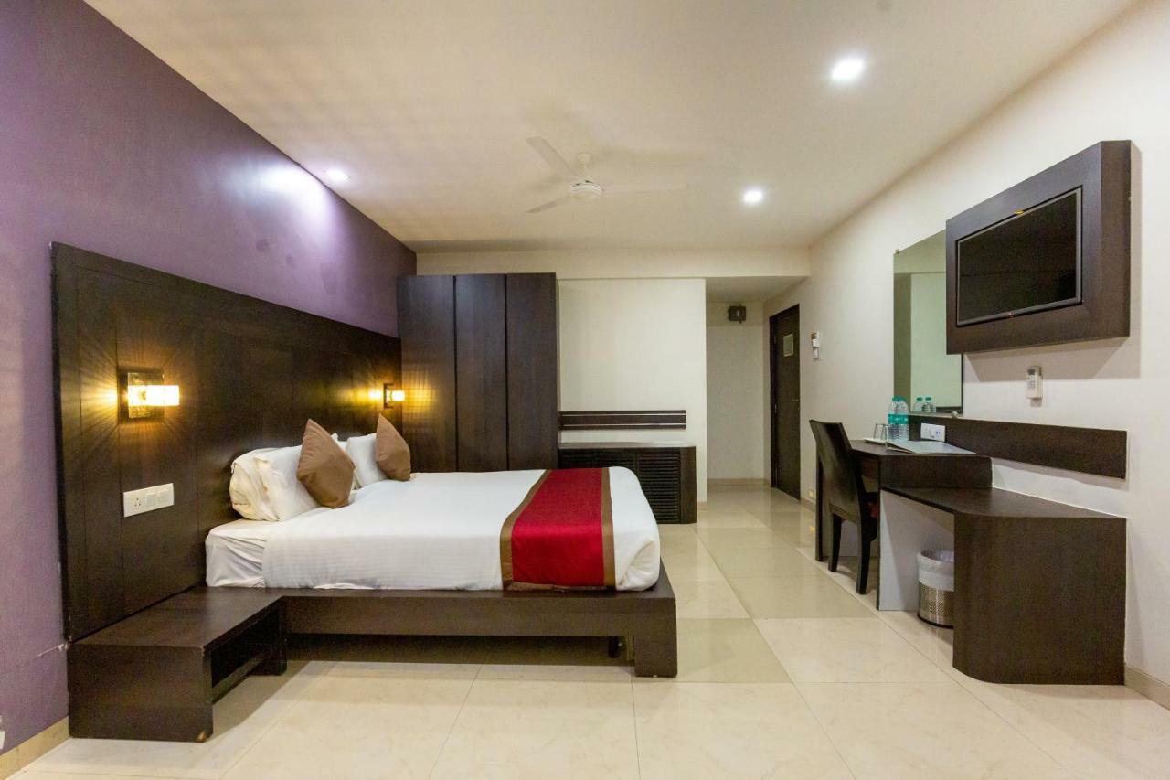 Sukh Hotel Mumbai Exterior photo