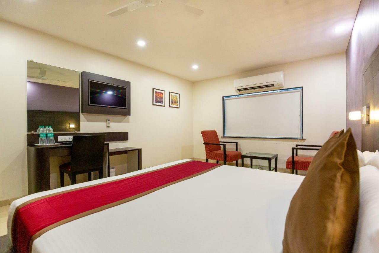 Sukh Hotel Mumbai Exterior photo