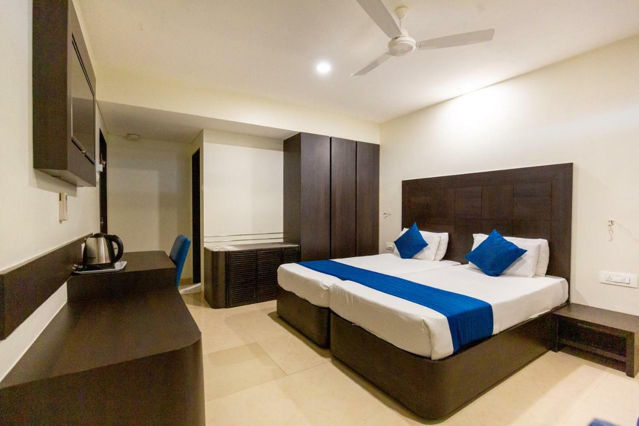 Sukh Hotel Mumbai Exterior photo