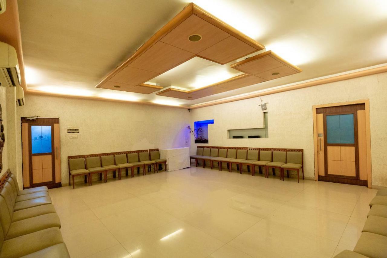 Sukh Hotel Mumbai Exterior photo