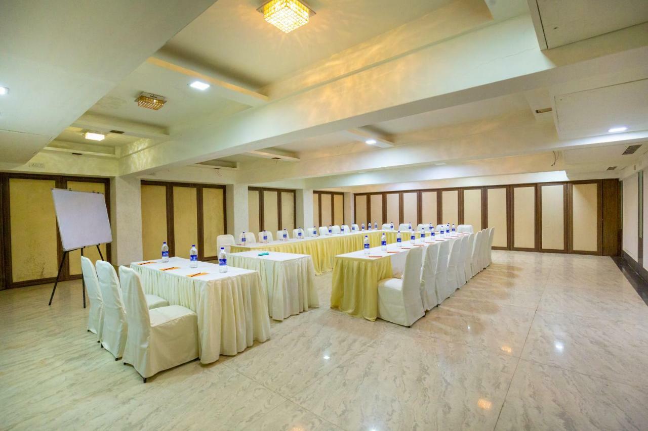 Sukh Hotel Mumbai Exterior photo