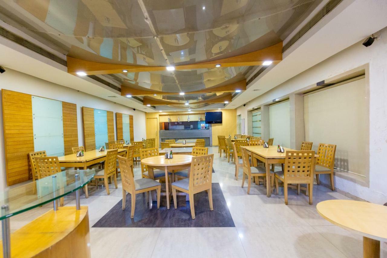 Sukh Hotel Mumbai Exterior photo