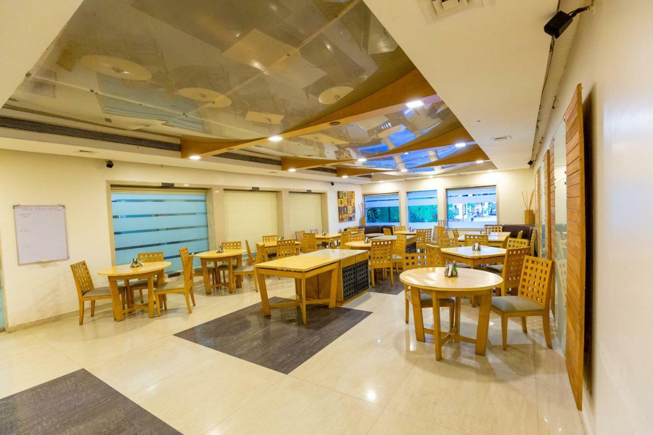 Sukh Hotel Mumbai Exterior photo