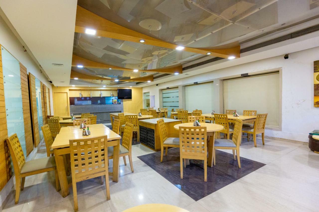 Sukh Hotel Mumbai Exterior photo