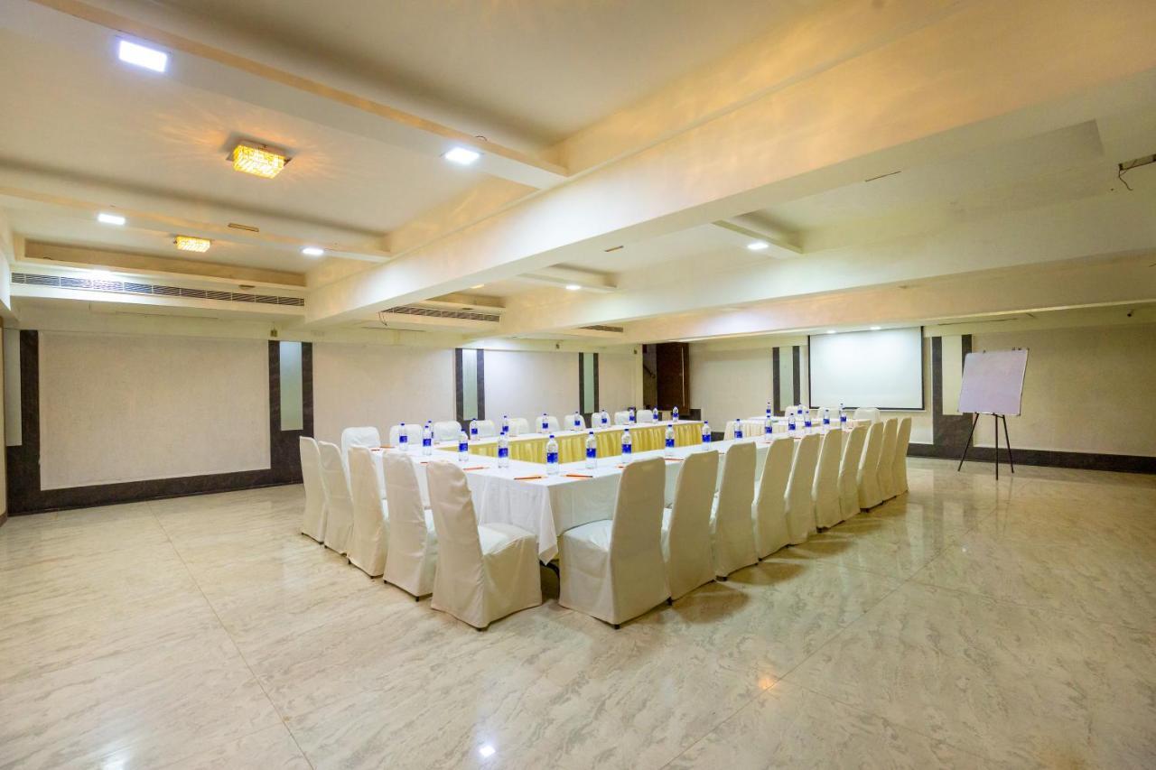 Sukh Hotel Mumbai Exterior photo