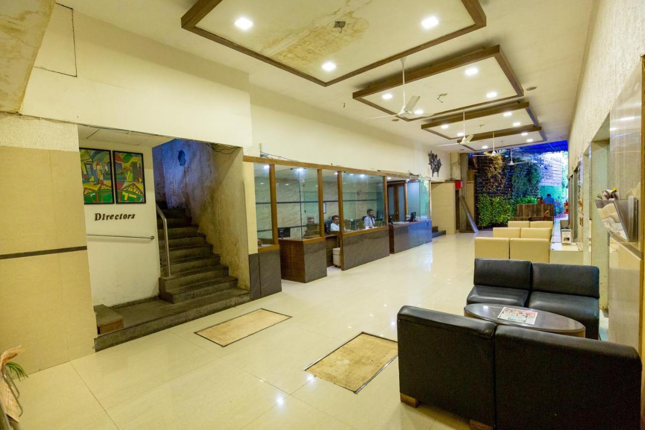 Sukh Hotel Mumbai Exterior photo